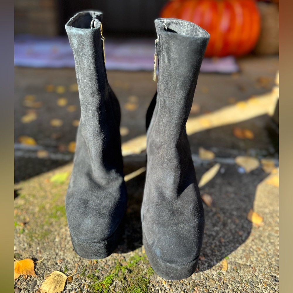 Larroude boot - Picture 11 of 16